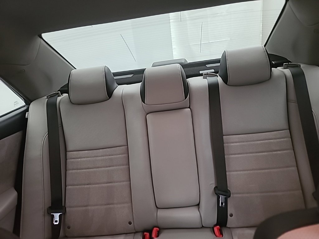 Used 2015 Toyota Camry XSE FWD image 26