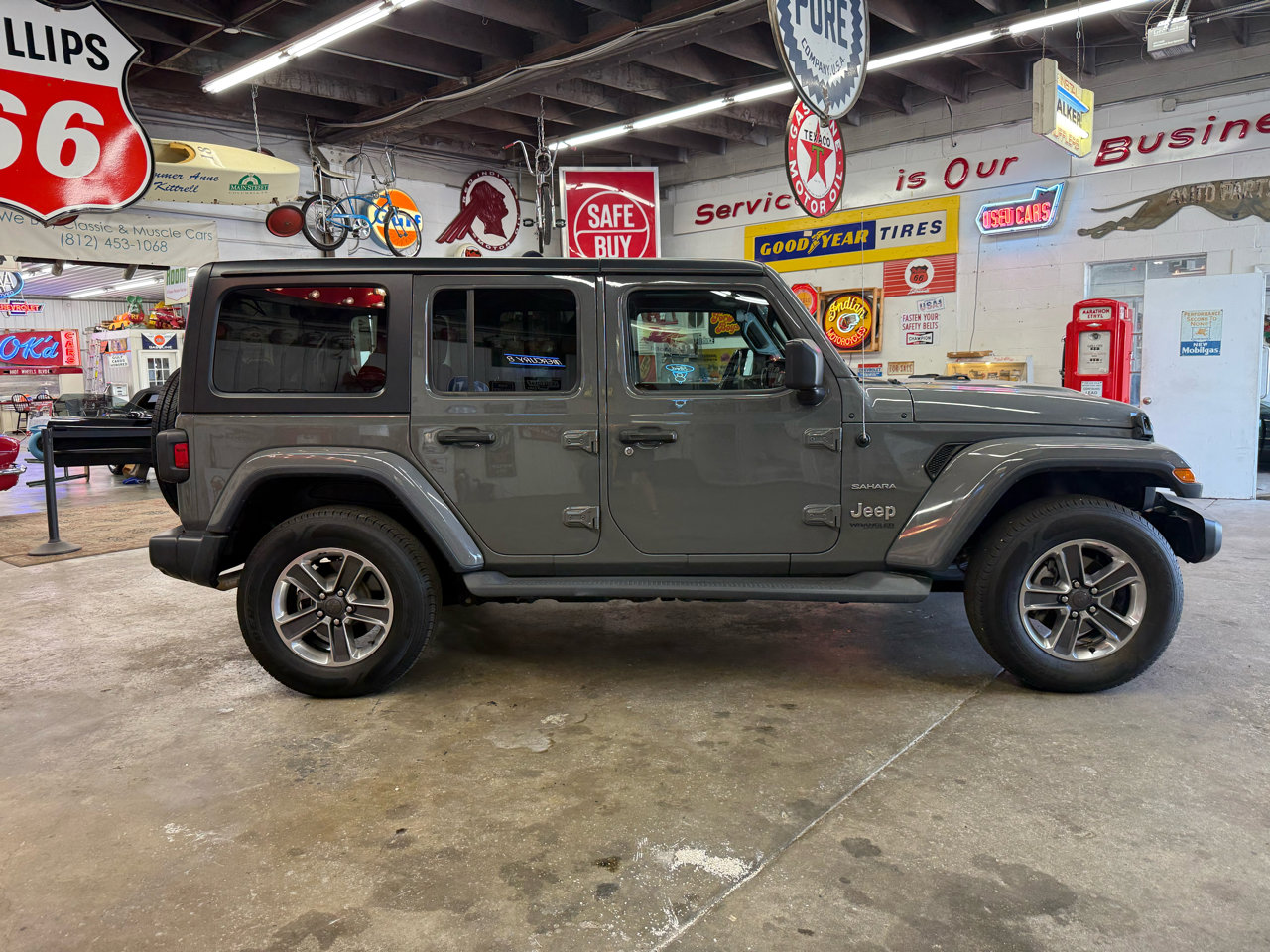 Used 2020 Jeep Wrangler Unlimited Sahara image 6