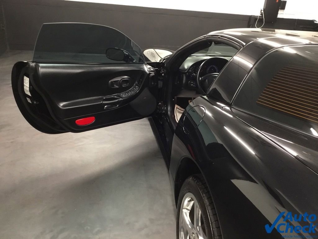 Used 2002 Chevrolet Corvette Coupe w/ Preferred Equipment Group2 RWD image 15