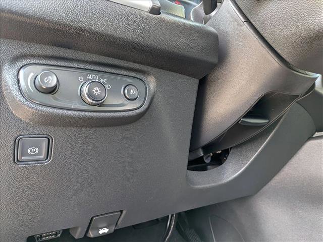 Used 2024 GMC Terrain SLT image 16