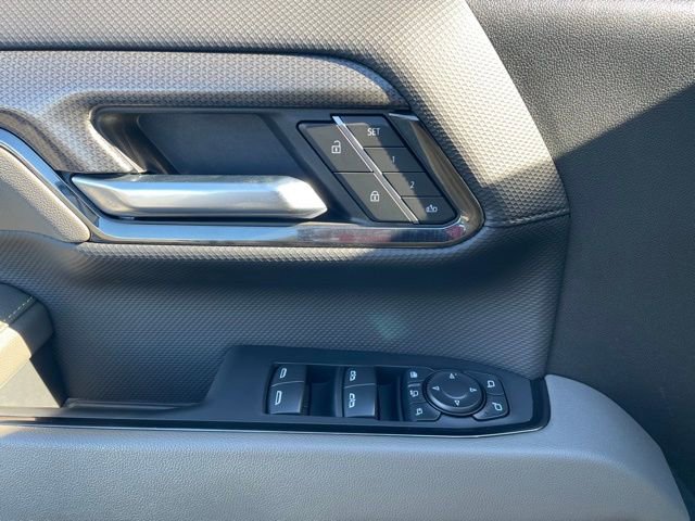 Used 2024 Chevrolet Silverado 2500 ZR2 w/ Technology Package AWD/4WD image 13