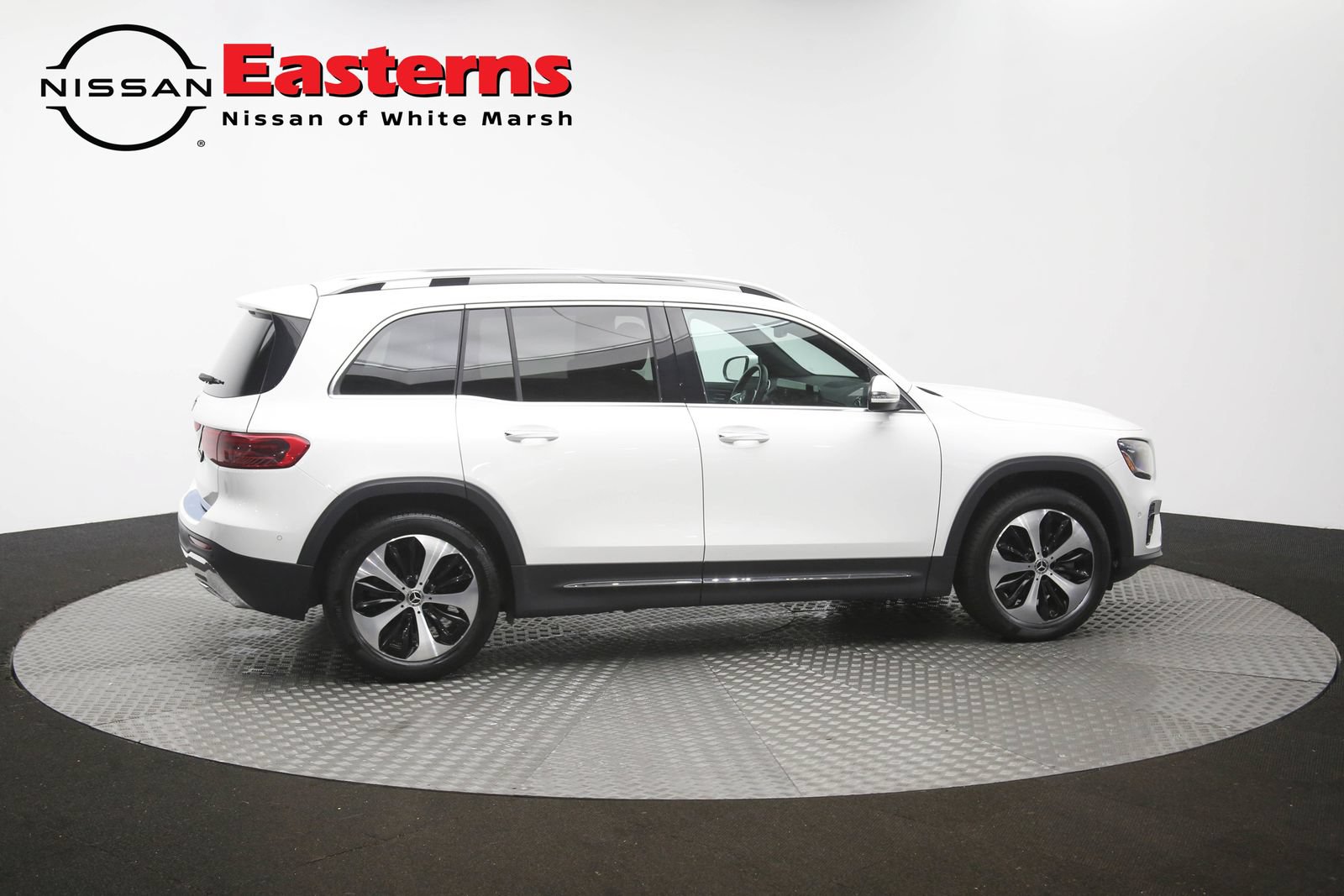 Used 2025 Mercedes-Benz GLB 250 w/ Exclusive Package image 46