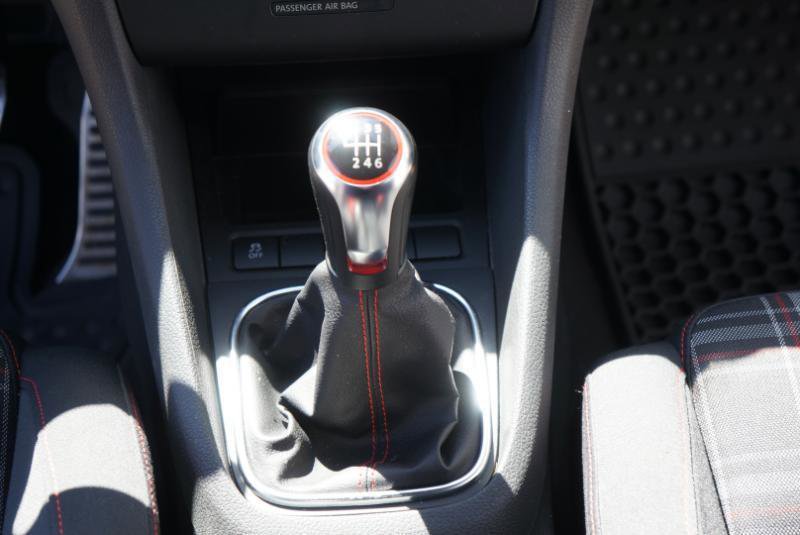 Used 2011 Volkswagen Golf 4-Door image 18