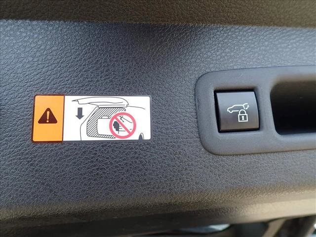 Used 2025 Toyota Sienna XLE Woodland Edition image 8