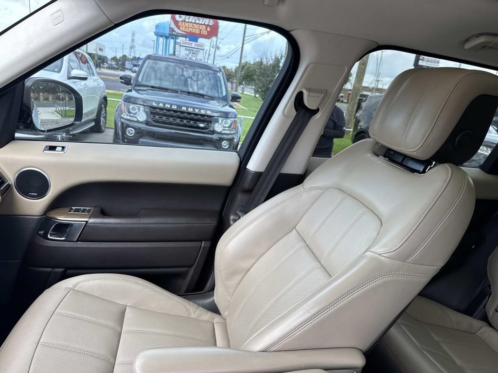 Used 2019 Land Rover Range Rover Sport HSE AWD/4WD image 18