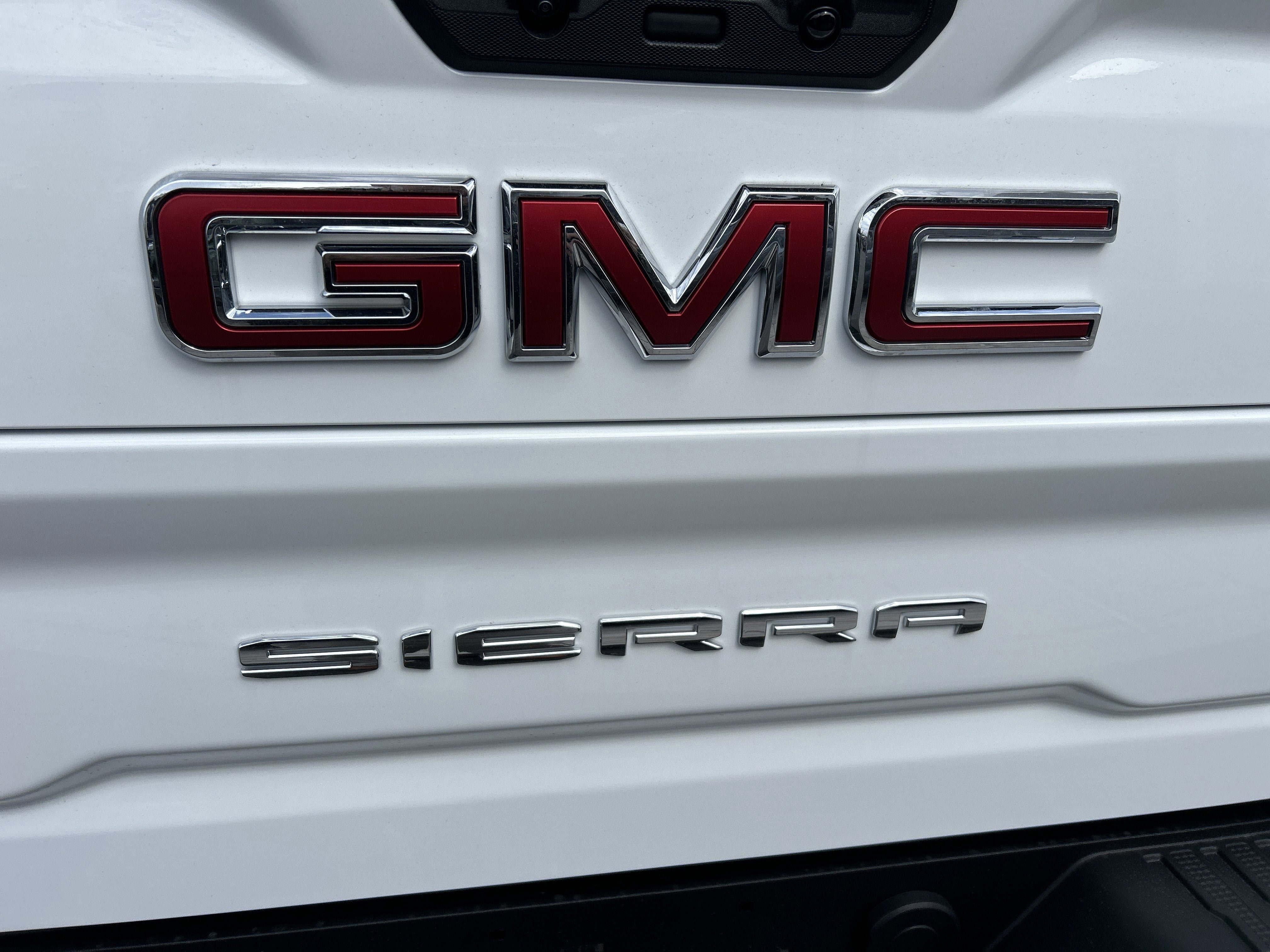 New 2026 GMC Sierra 2500 SLE w/ SLE Value Package; AWD/4WD image 8