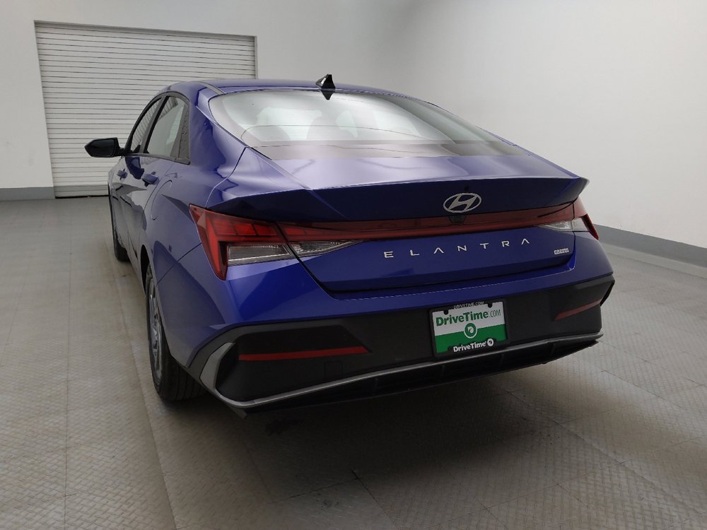 Used 2025 Hyundai Elantra Hybrid FWD image 6