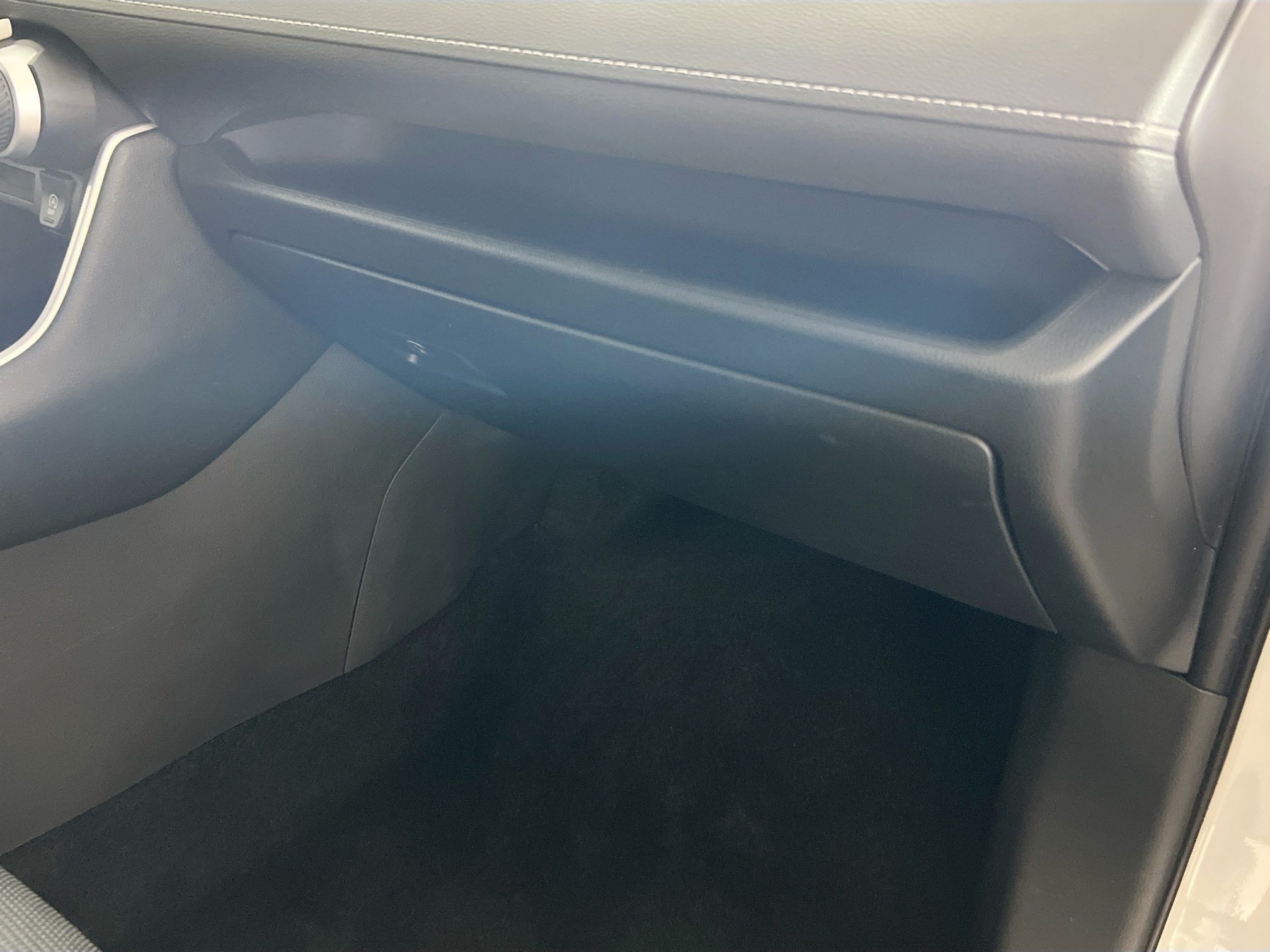Used 2025 Toyota RAV4 LE FWD image 33