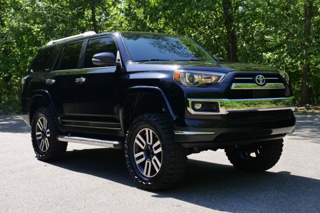 Used 2021 Toyota 4Runner Limited AWD/4WD image 4