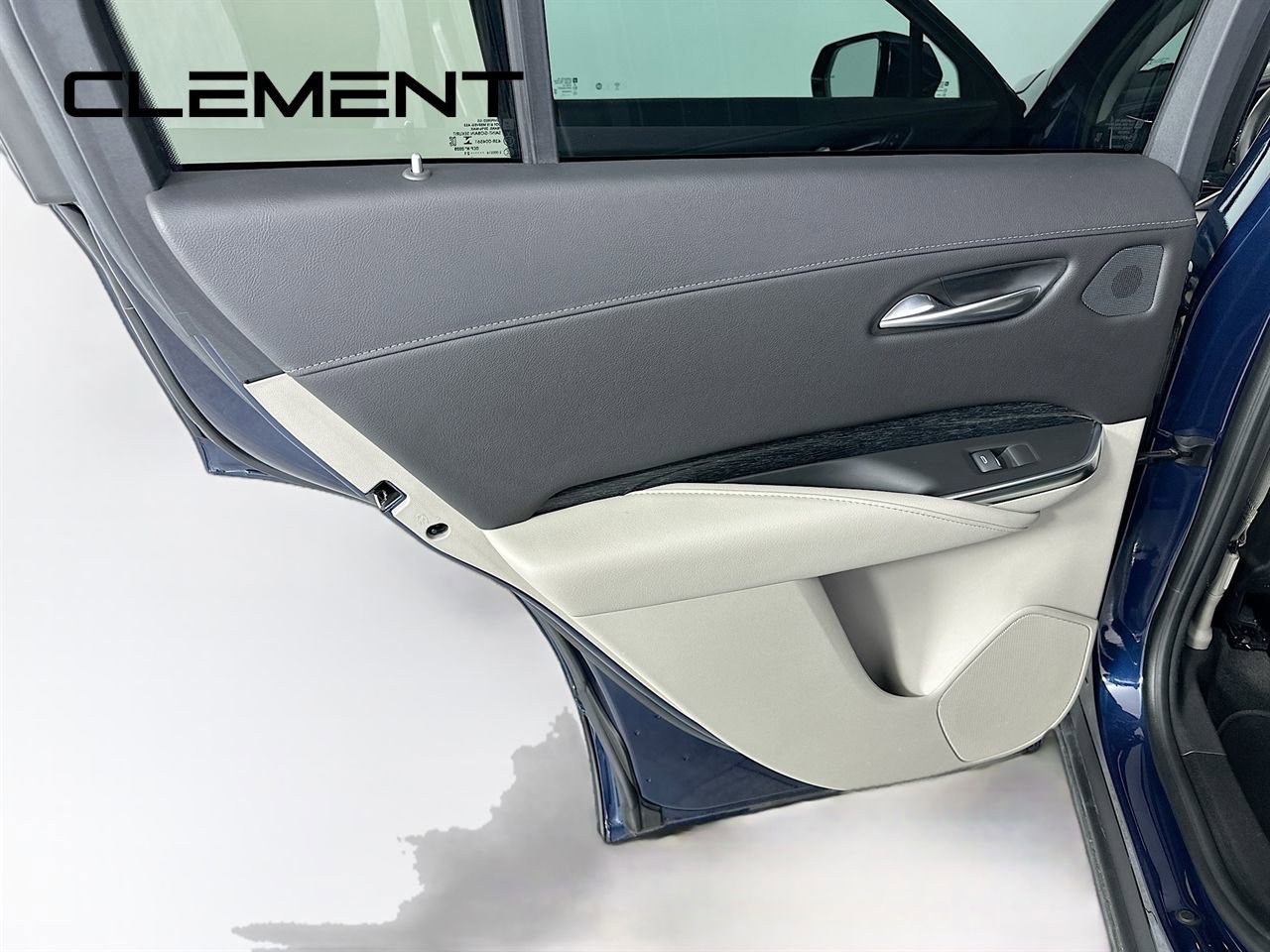 Used 2022 Cadillac XT4 Premium Luxury w/ Safety Alert Package image 31