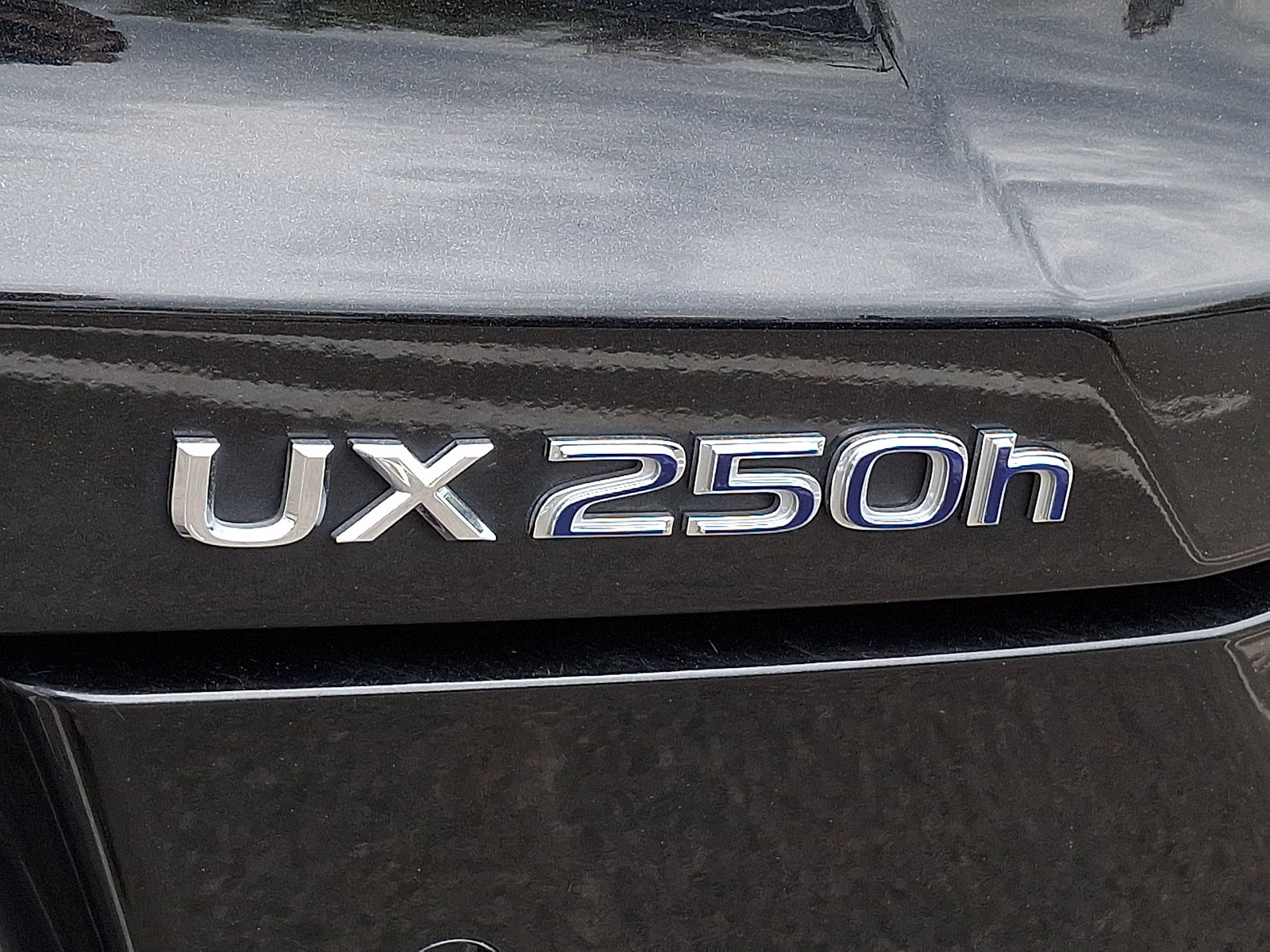 Certified 2022 Lexus UX 250h F Sport w/ F Sport Premium Package AWD/4WD image 31