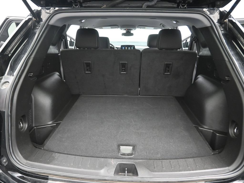 Used 2025 Chevrolet Blazer LT FWD image 15