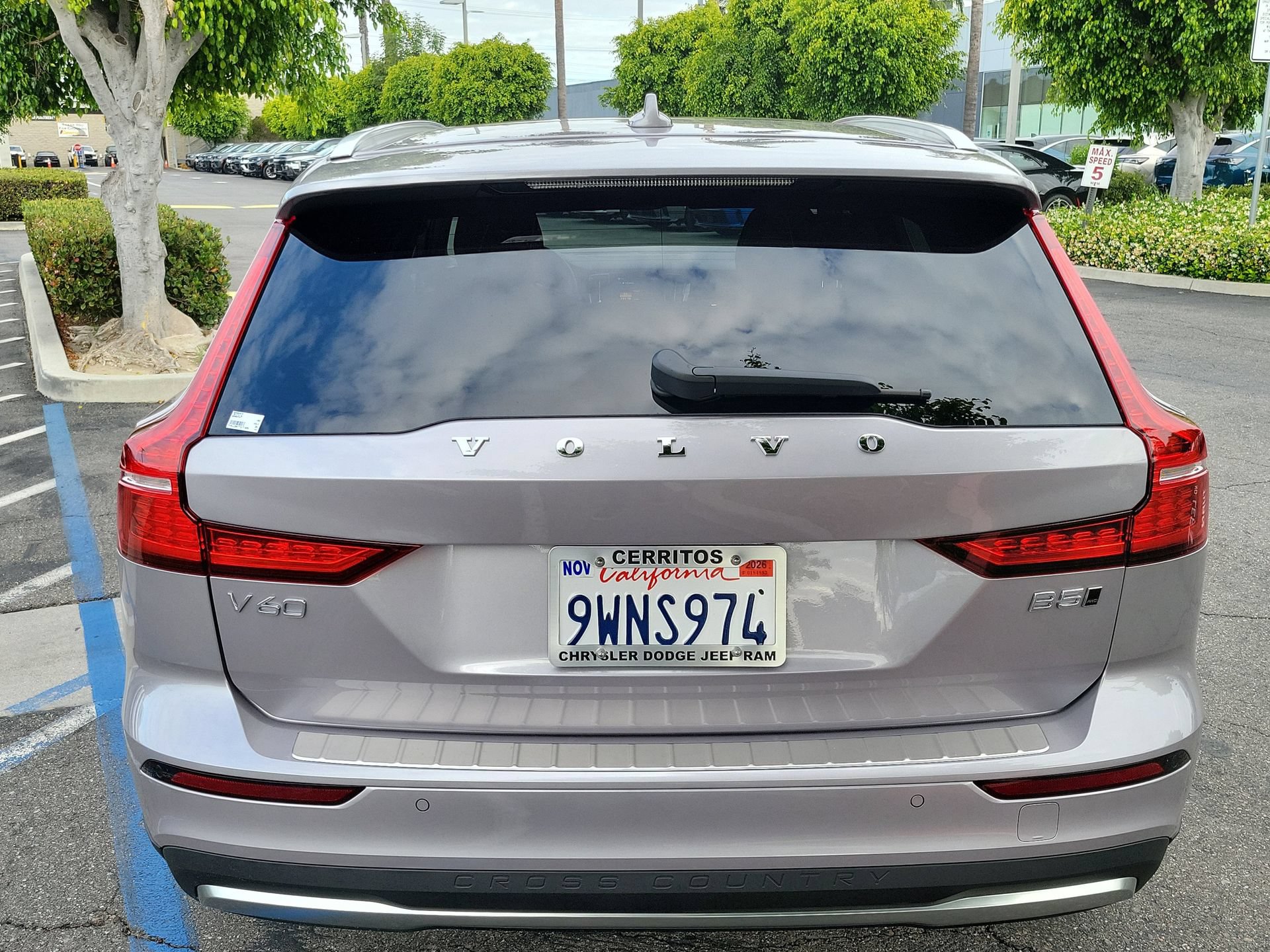 Used 2026 Volvo V60 B5 Cross Country Plus w/ Climate Package AWD/4WD image 23