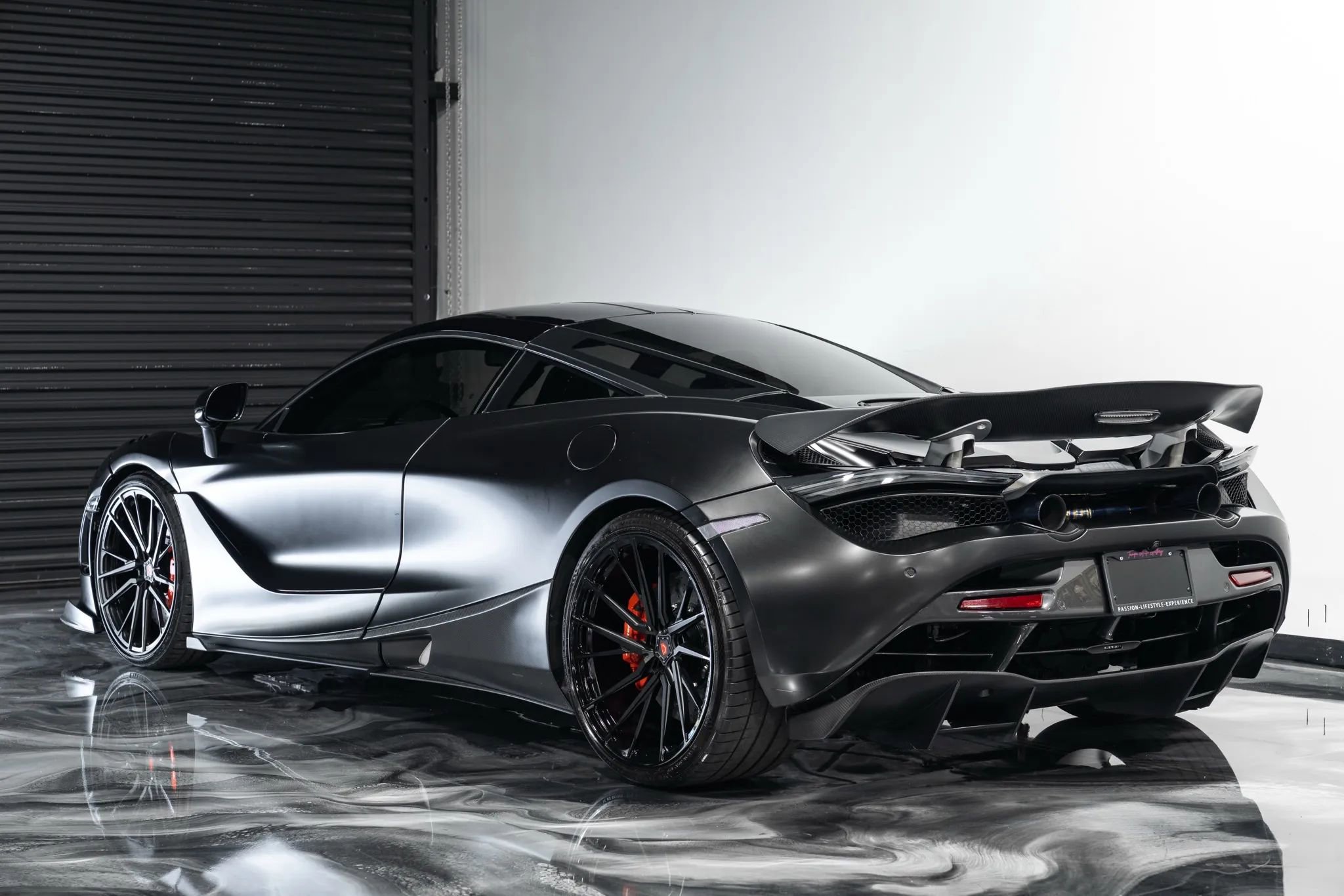 Used 2018 McLaren 720S image 13