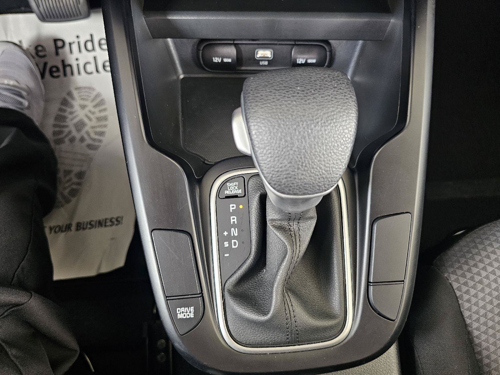 Used 2025 Kia Soul LX w/ LX Technology Package FWD image 25