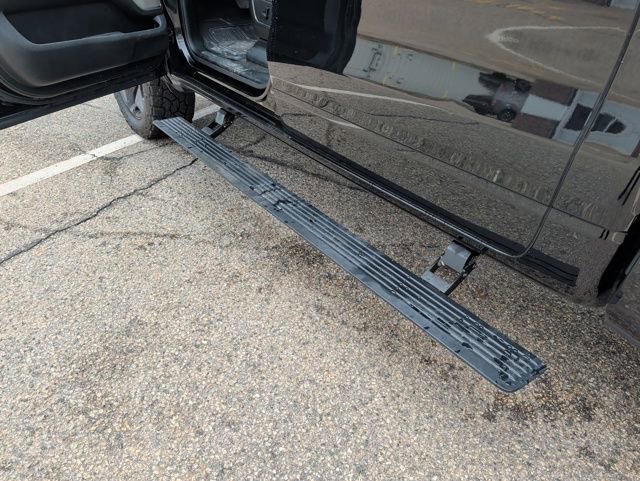 Used 2020 RAM 1500 Limited w/ Black Appearance Package image 39