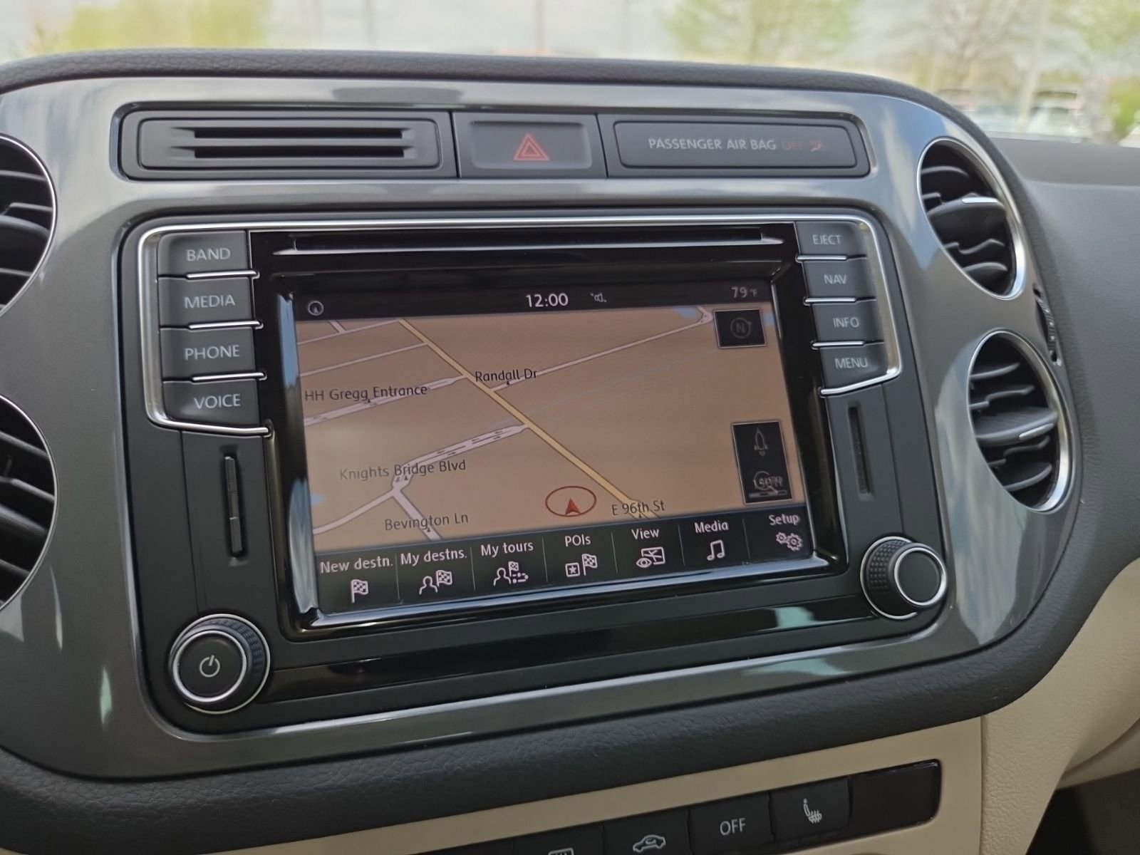 Used 2016 Volkswagen Tiguan SE image 29