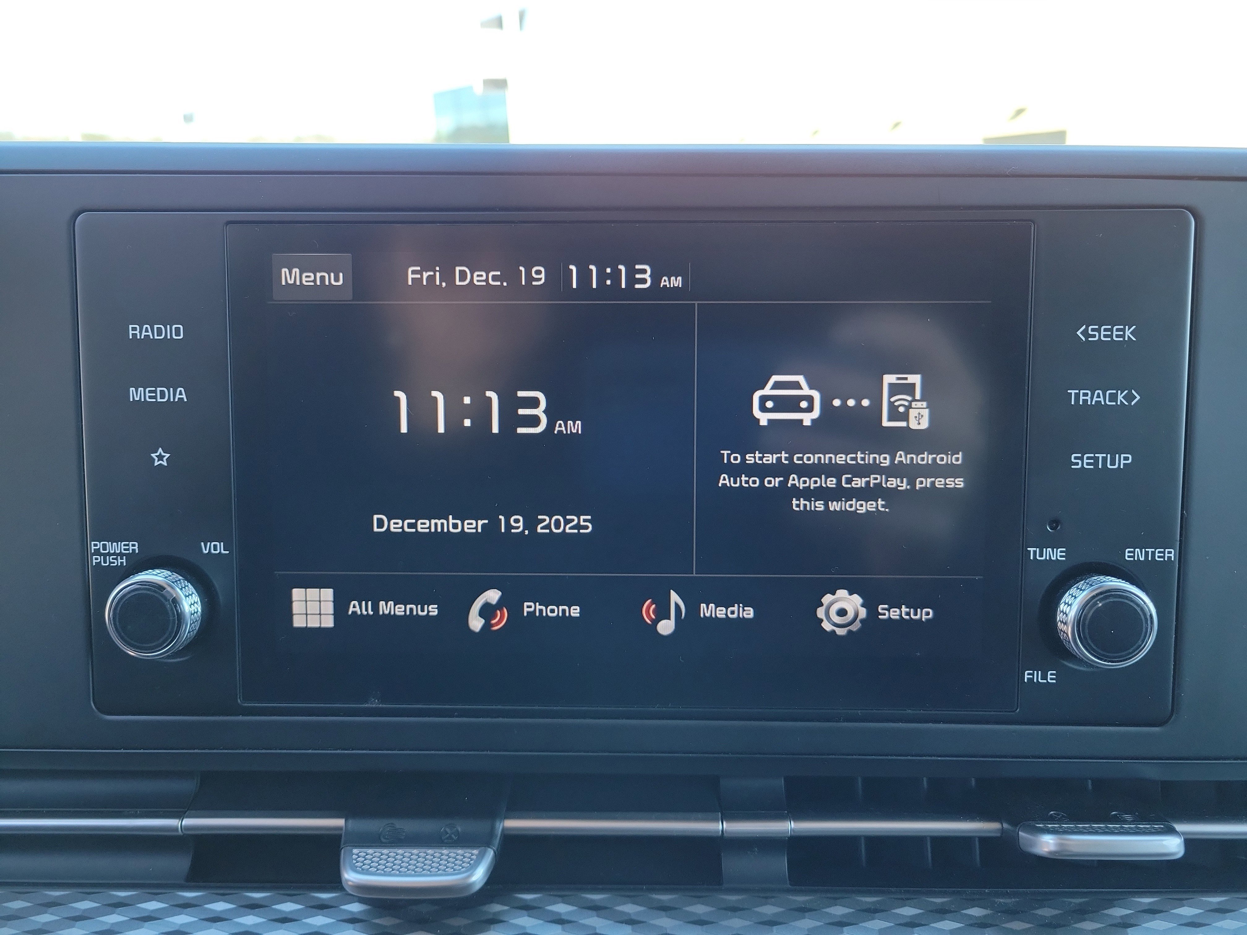 Used 2023 Kia Carnival LX image 11