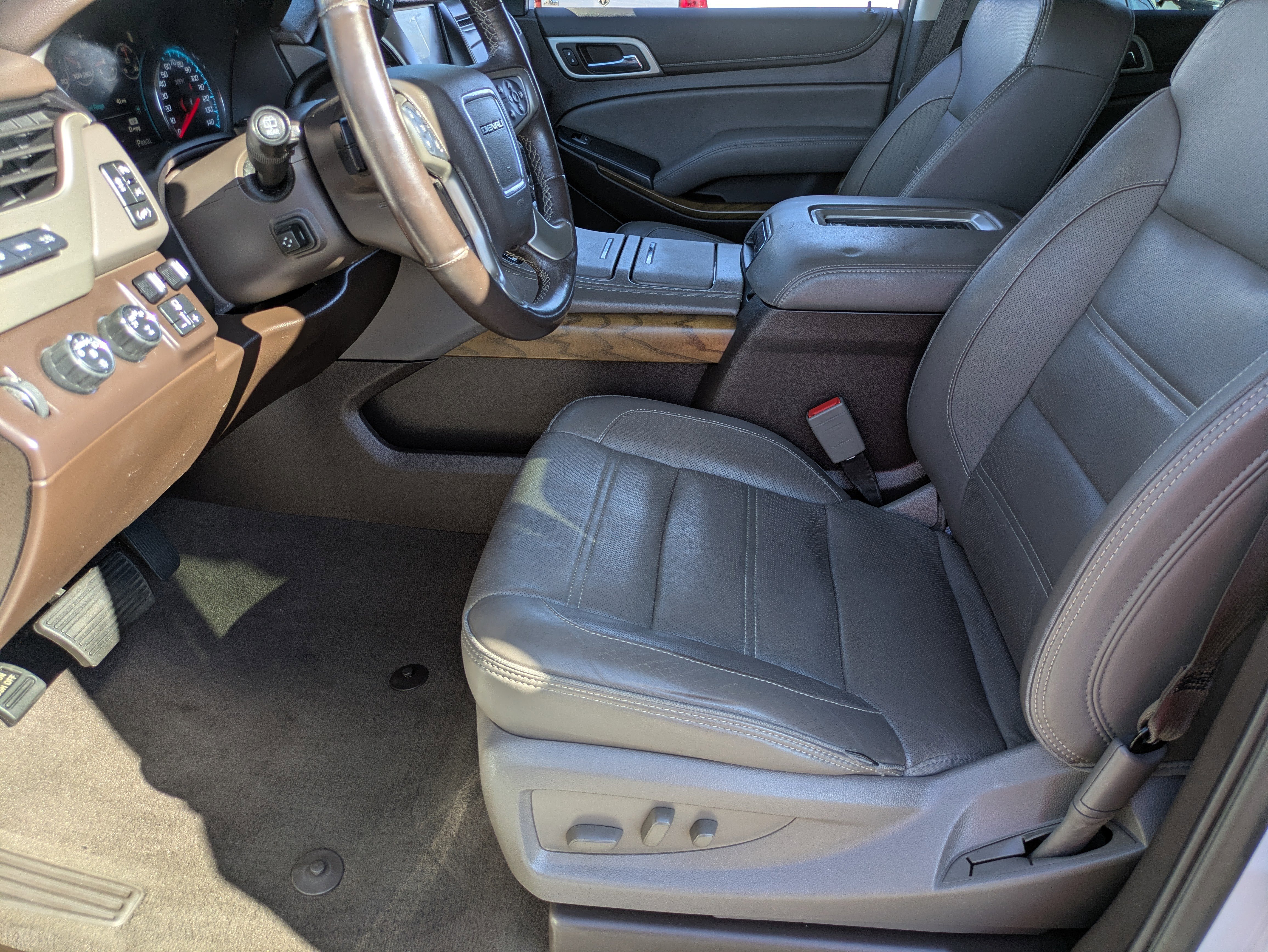 Used 2020 GMC Yukon XL Denali w/ Open Road Package image 21