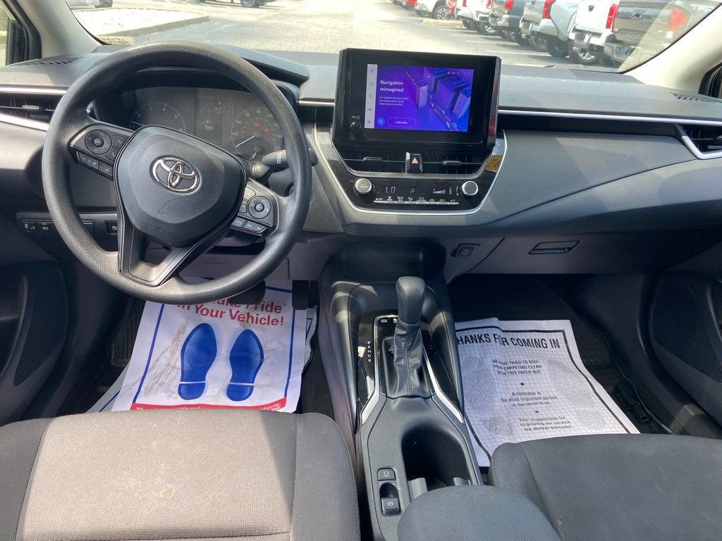 Used 2023 Toyota Corolla LE w/ LE Convenience Package FWD image 9
