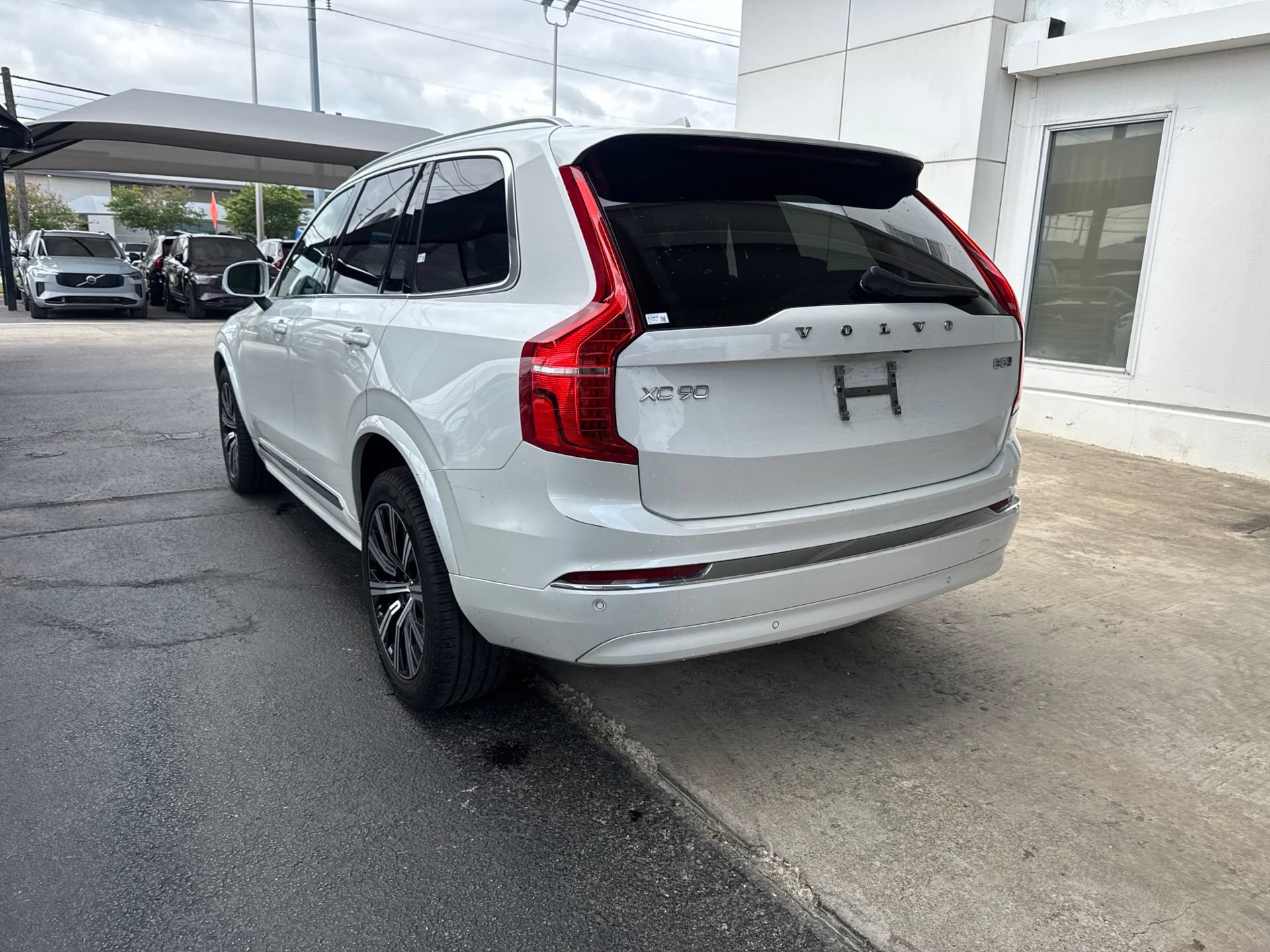 Certified 2024 Volvo XC90 B5 Core AWD/4WD image 7
