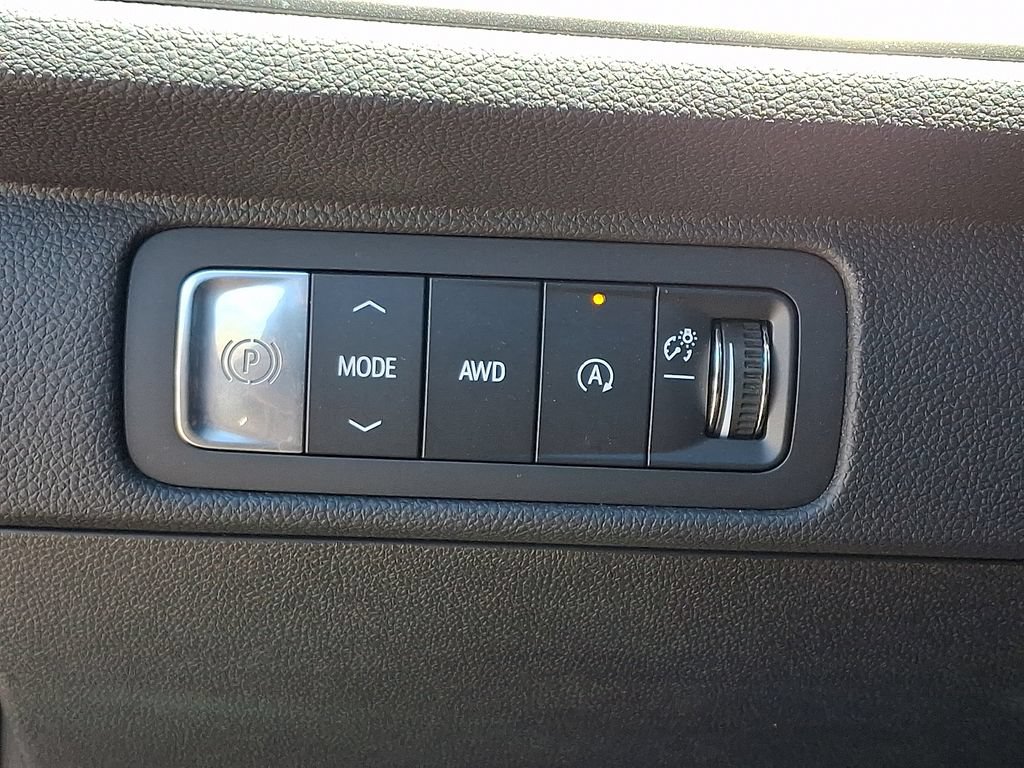 Used 2026 Chevrolet Traverse LT AWD/4WD image 25