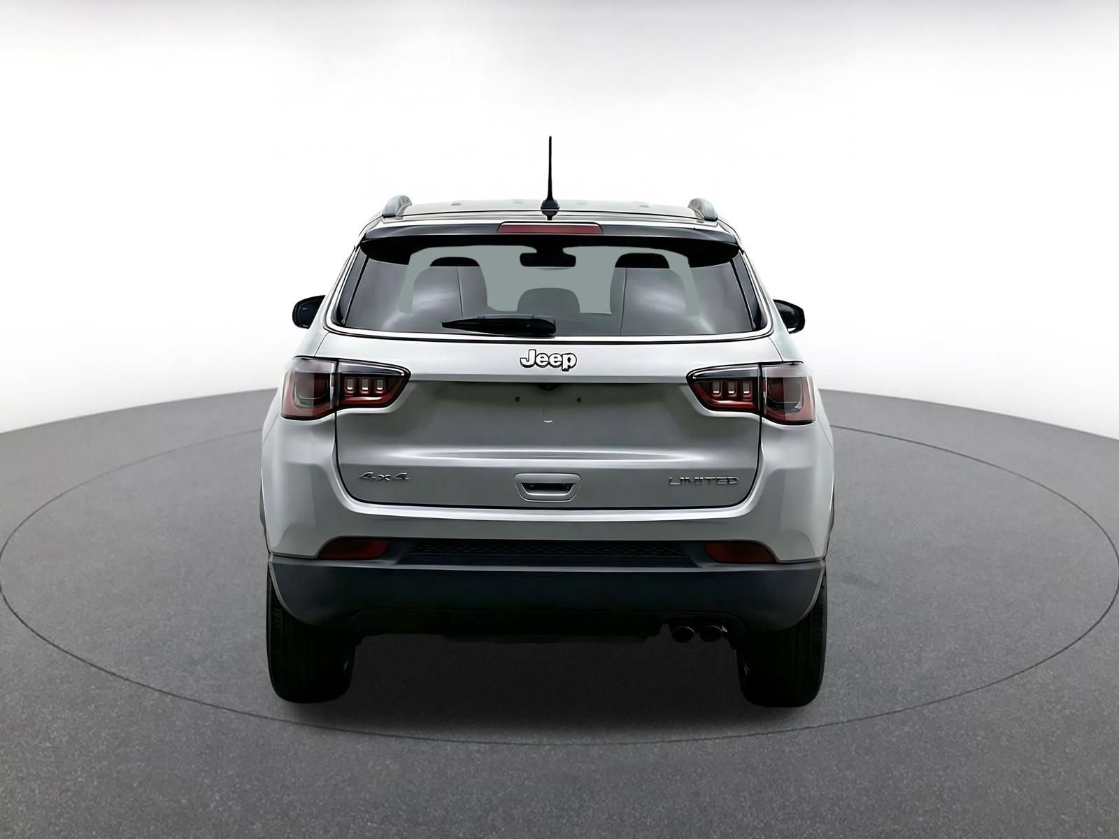 Used 2025 Jeep Compass Trailhawk AWD/4WD image 8