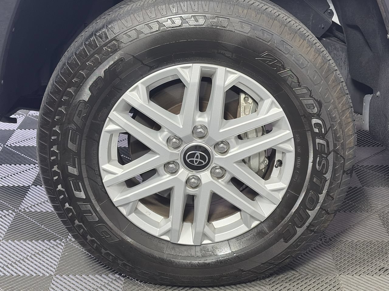 Used 2024 Toyota Tundra SR5 w/ SR5 Convenience Package AWD/4WD image 9