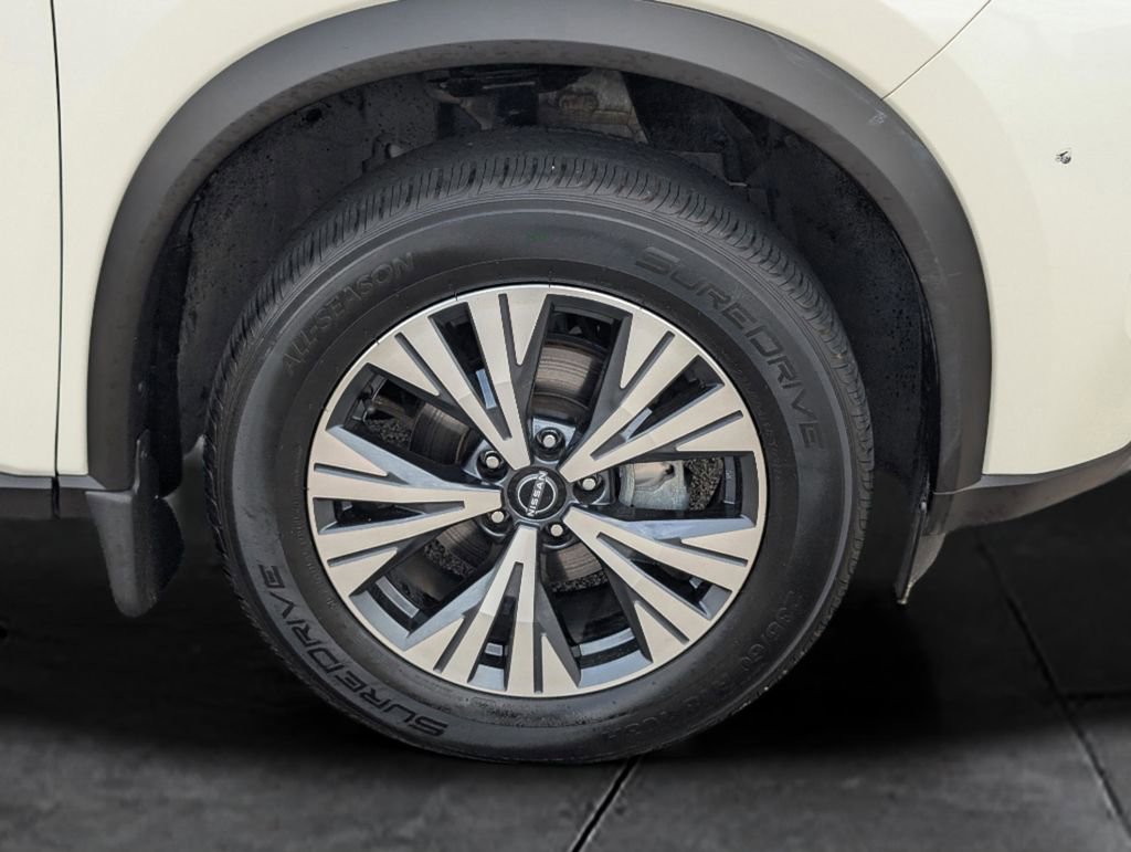 Used 2023 Nissan Rogue SV FWD image 11