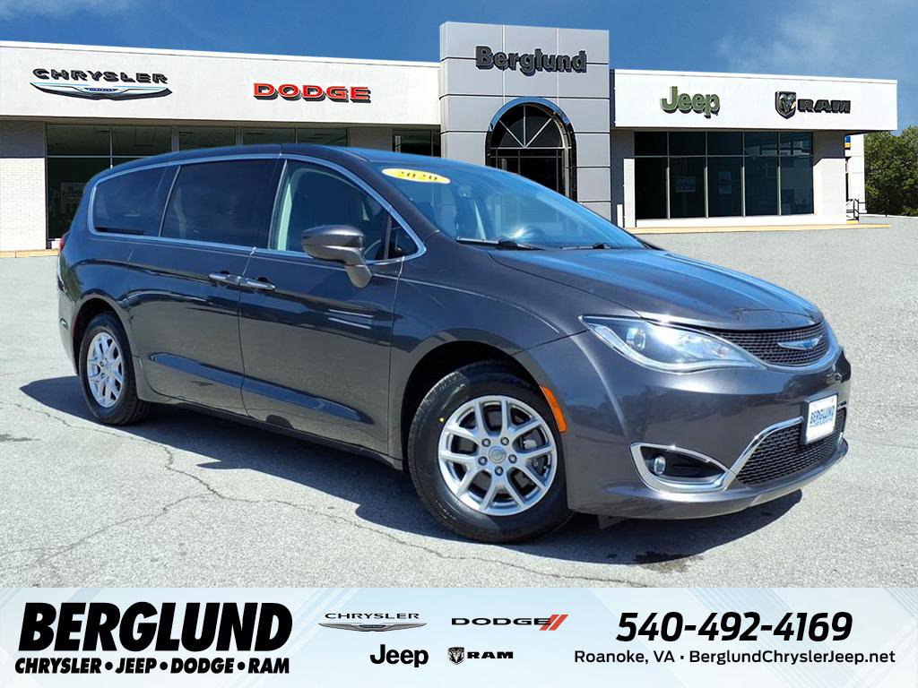 Used 2020 Chrysler Pacifica Touring image 1
