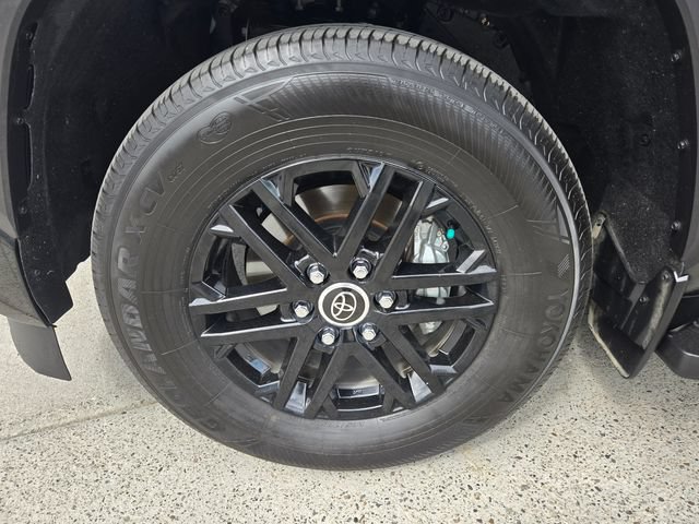 Used 2024 Toyota Sequoia SR5 w/ SR5 Premium Package AWD/4WD image 9