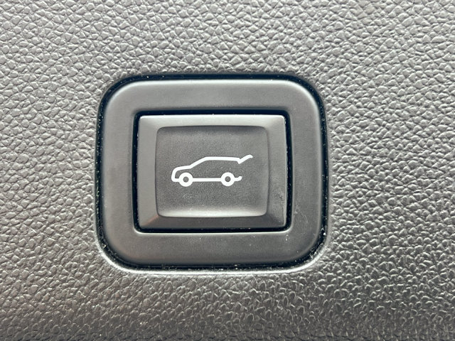 Used 2023 Chevrolet Suburban LT AWD/4WD image 44