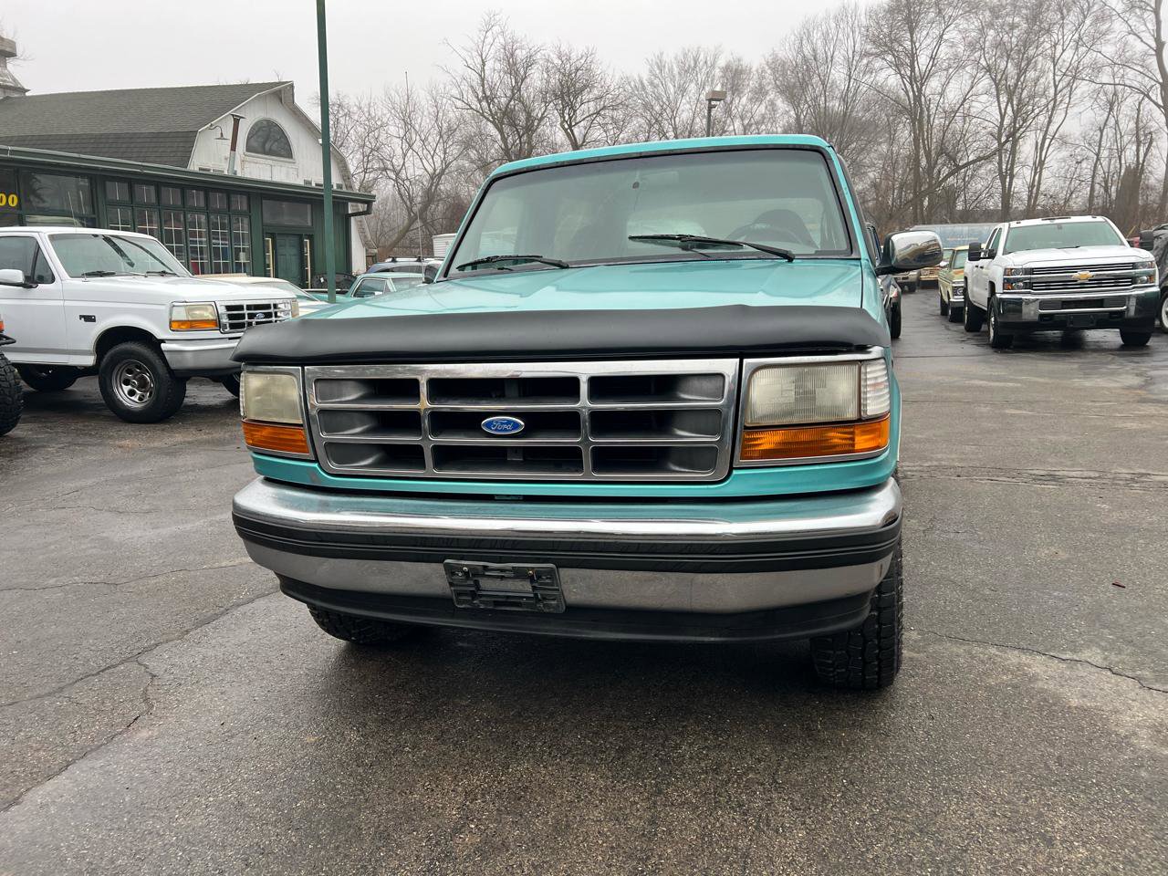 Used 1994 Ford Bronco XLT image 2