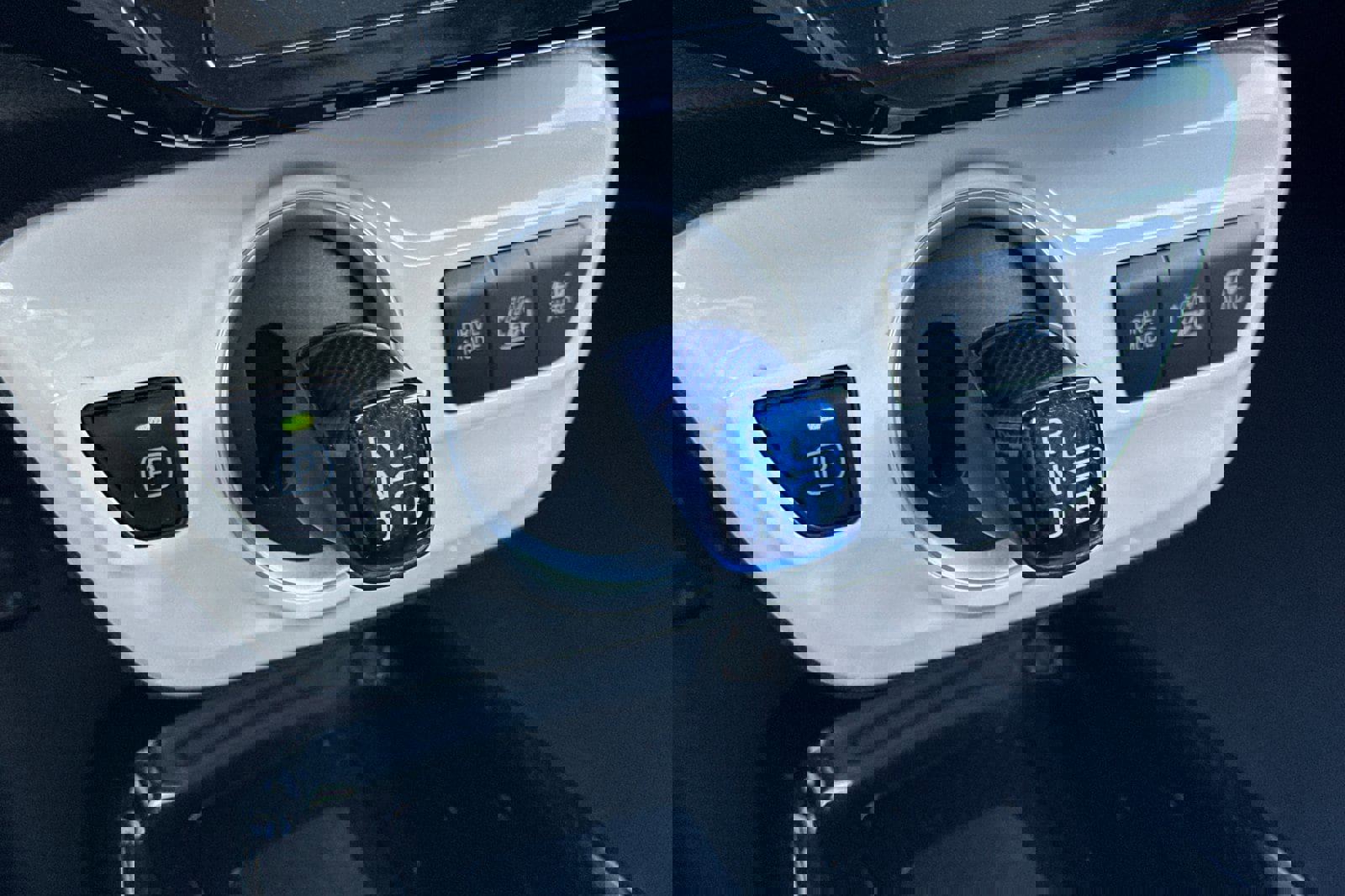 Certified 2019 Toyota Prius Prime Advanced w/ Preferred Accessory Package image 21