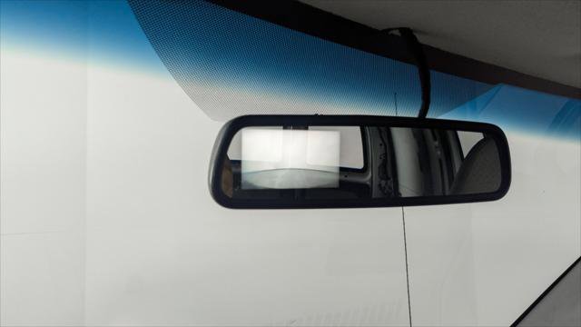 Used 2016 Chevrolet Express 2500 image 28