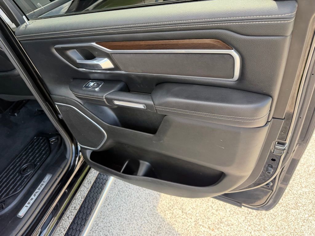 Used 2022 RAM 1500 Laramie AWD/4WD image 36