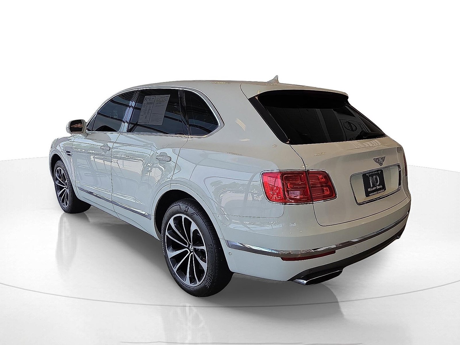 Used 2018 Bentley Bentayga image 4