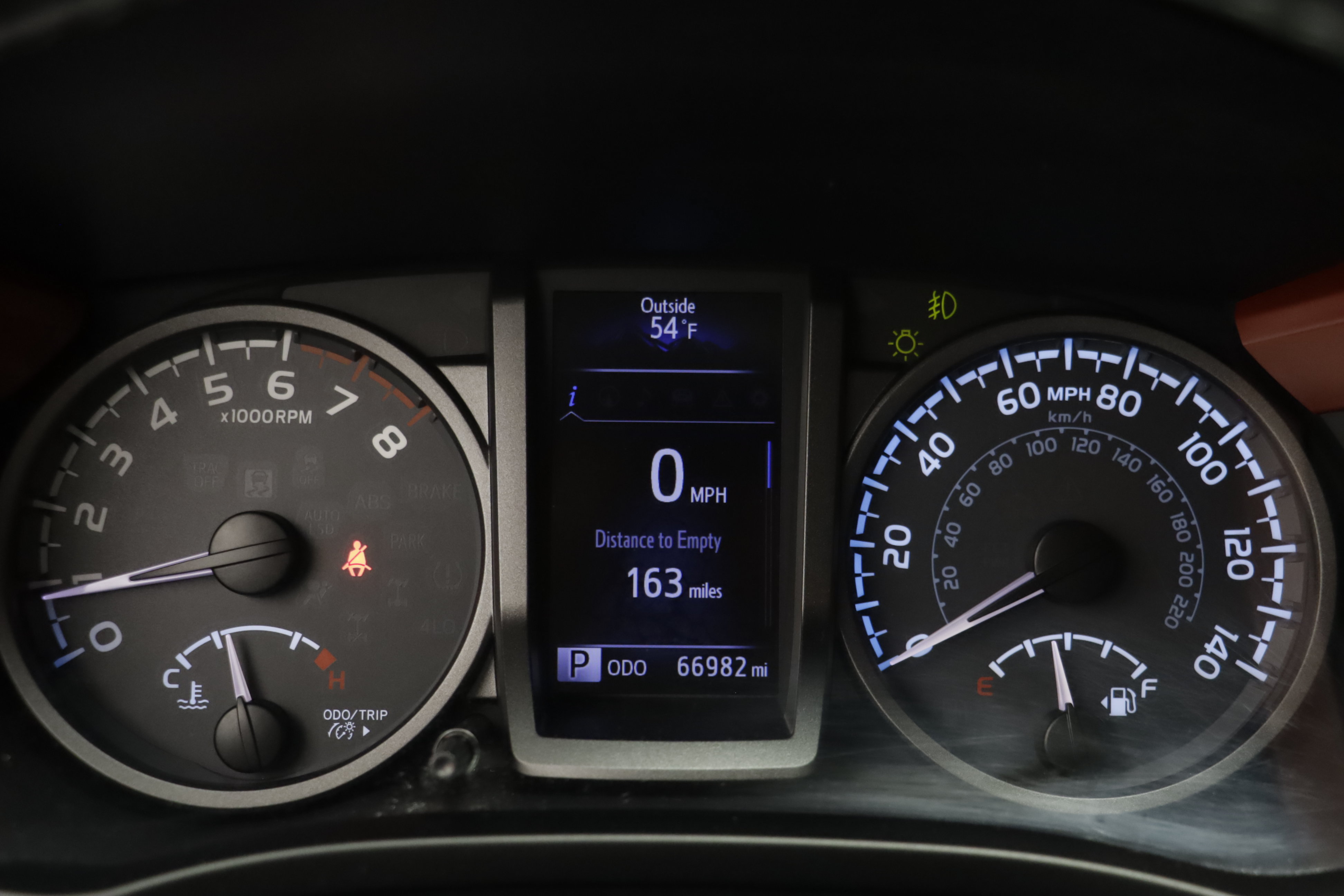 Used 2017 Toyota Tacoma TRD Sport w/ Tow Package (A/T) AWD/4WD image 8