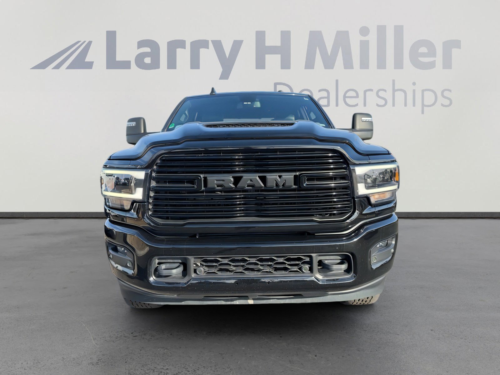 Used 2024 RAM 3500 Laramie w/ Night Edition AWD/4WD image 4
