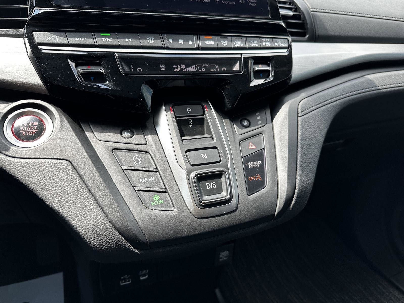 Certified 2025 Honda Odyssey EX-L image 17