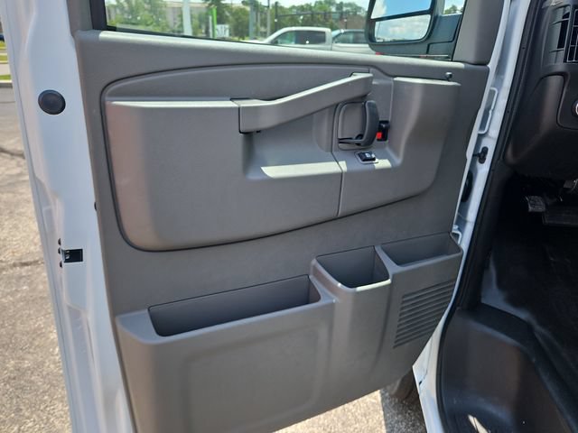 New 2026 GMC Savana 2500 w/ Driver Convenience Package RWD image 21