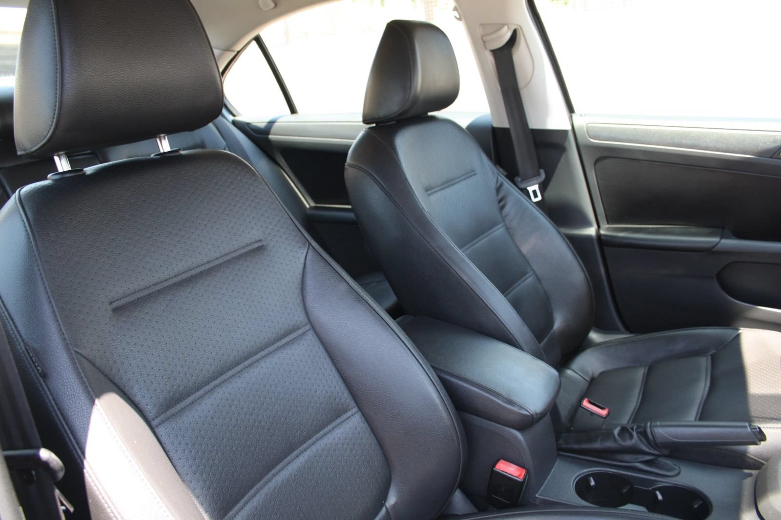 Used 2014 Volkswagen Jetta SE FWD image 14