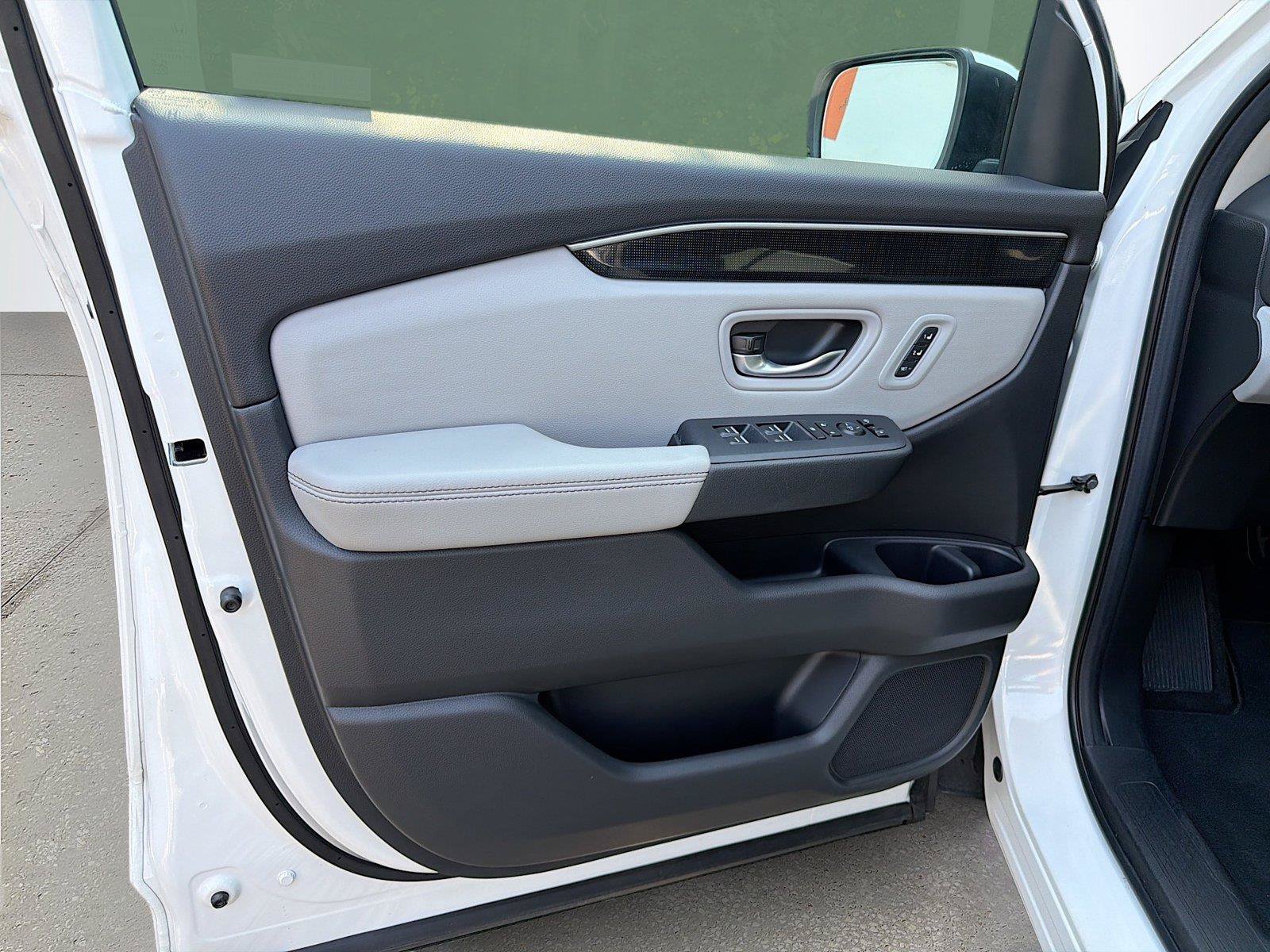 Used 2024 Honda Pilot Elite image 25