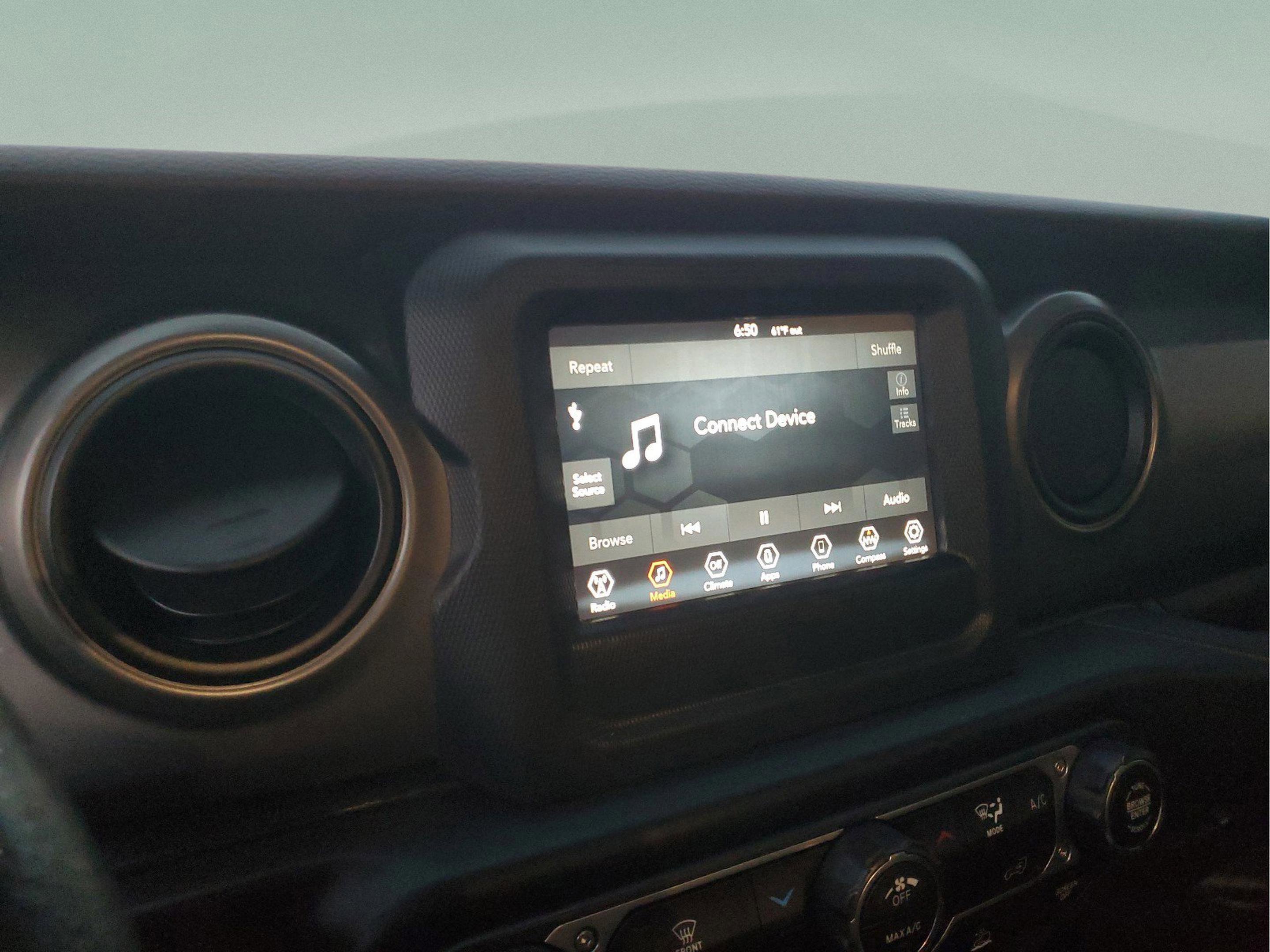 Certified 2022 Jeep Gladiator Sport image 19