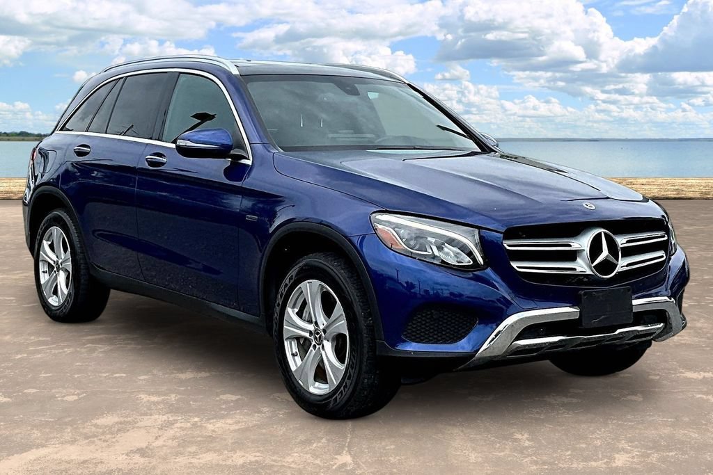 Used 2018 Mercedes-Benz GLC 350e 4MATIC image 3