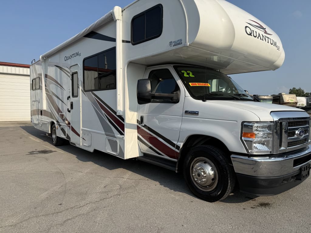 Used 2021 Ford E-450 and Econoline 450 Super Duty w/ Motorhome Prep Package RWD image 2