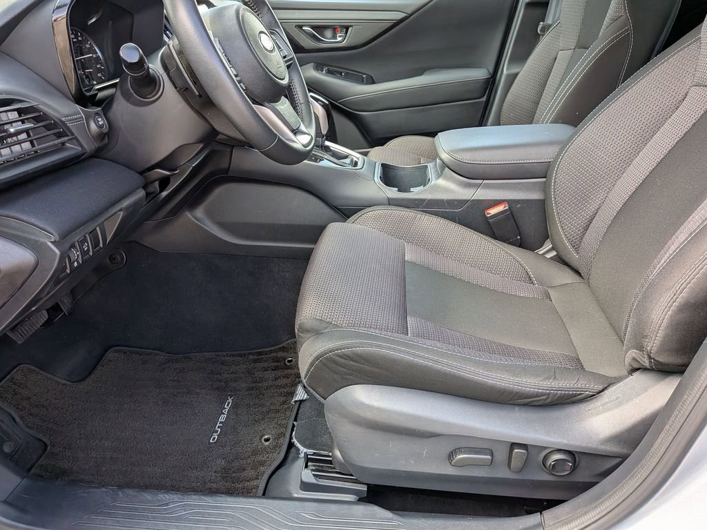 Used 2025 Subaru Outback Premium image 24