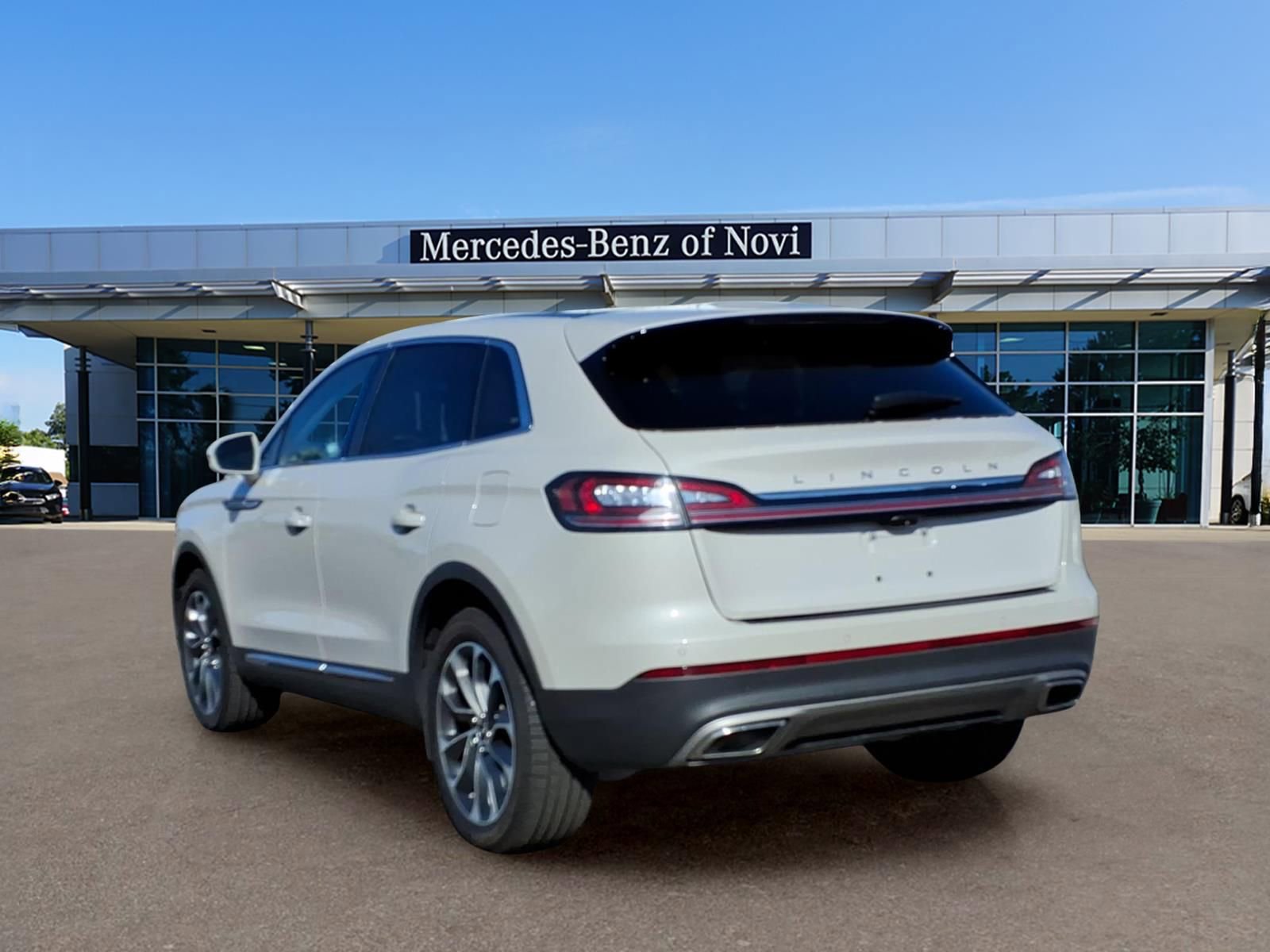 Used 2021 Lincoln Nautilus Reserve w/ Cargo Utility Package image 3