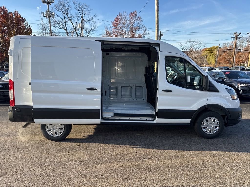 New 2026 Ford Transit 250 148 Medium Roof w/ Exterior Upgrade Package RWD image 33