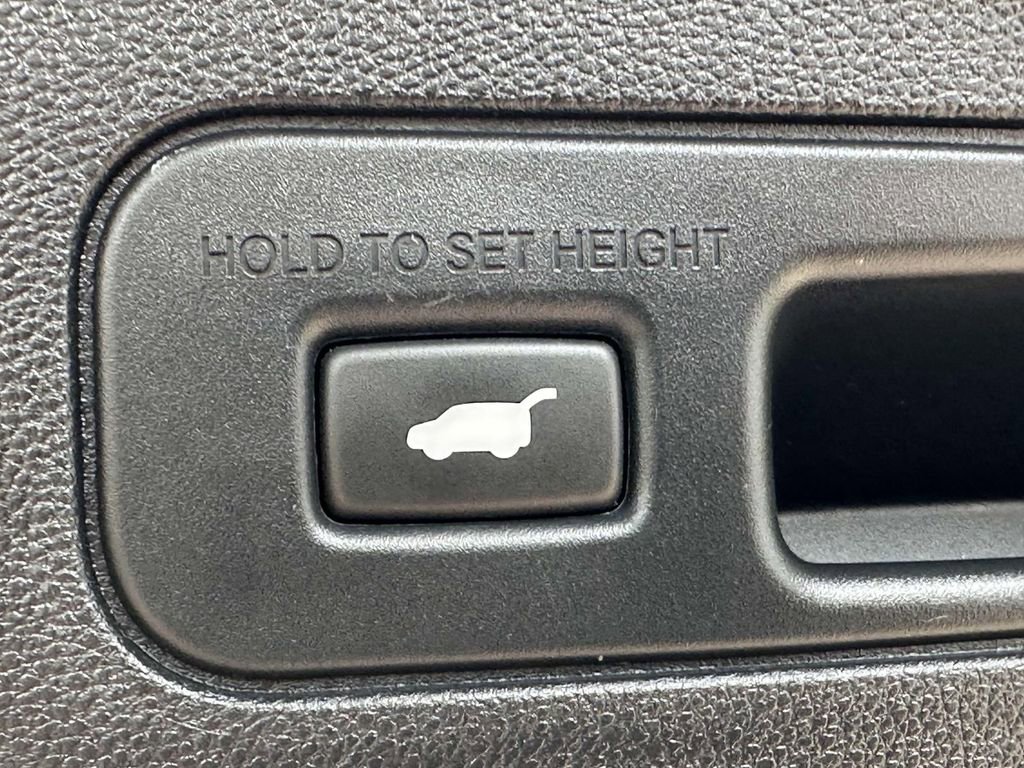 Certified 2023 Acura MDX SH-AWD w/ Technology Package image 32